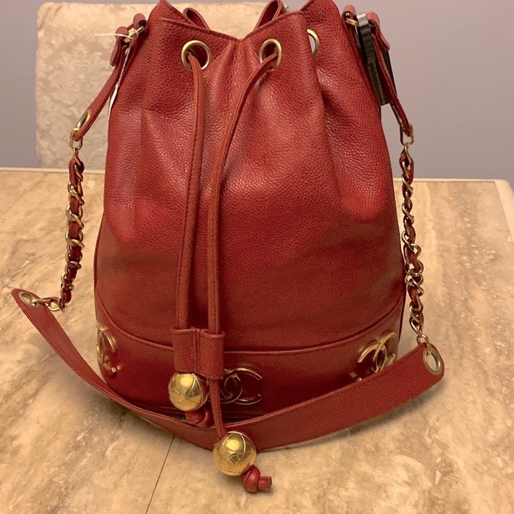 CHANEL Rare Vintage Large Triple CC Caviar Bucket Bag/Gold Hardware - Rank AB